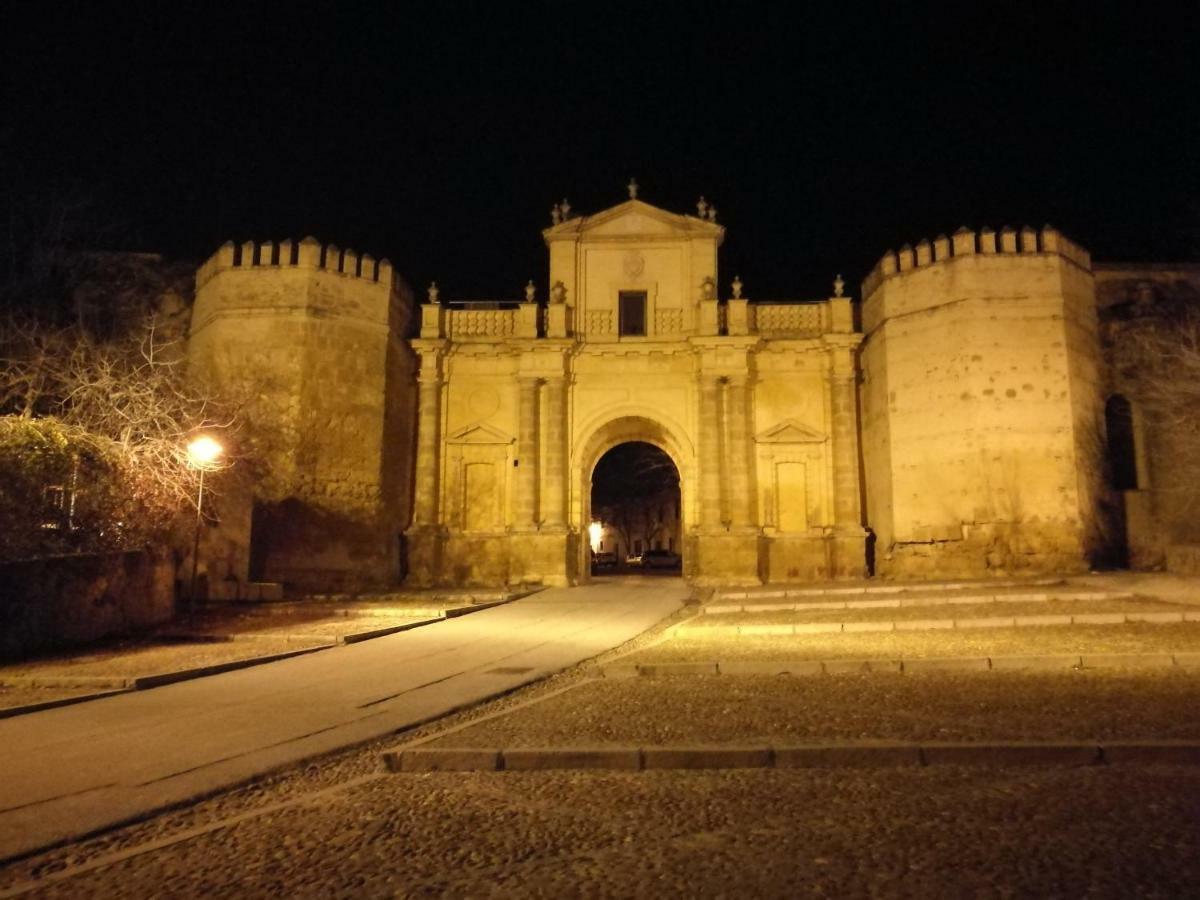 Piso Con Terraza Y Vistas Espectaculares Lägenhet Carmona  Exteriör bild